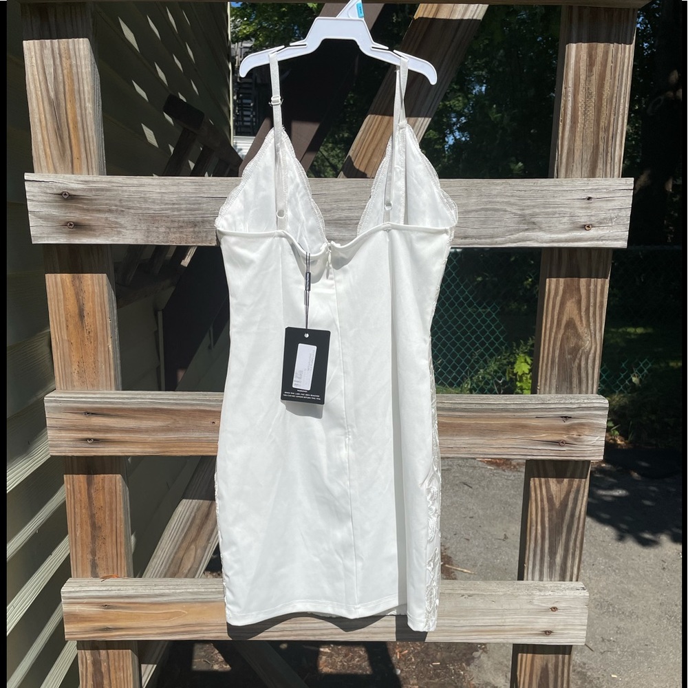 Pretty little thing dress - Picture 2 of 3